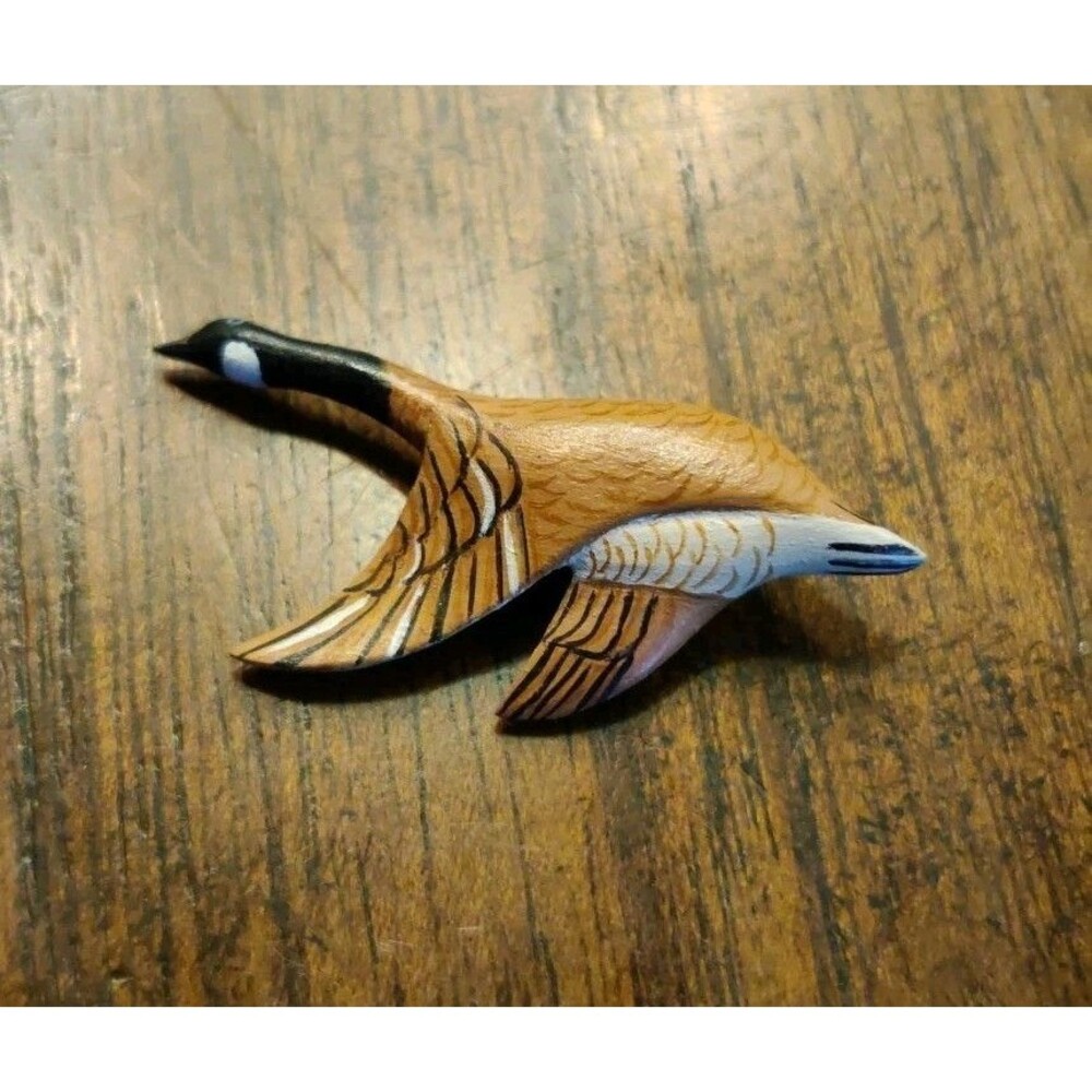 Vintage Canadian Goose Brooch Pin Made in Hong Kong 1.5" Wood Or Resin